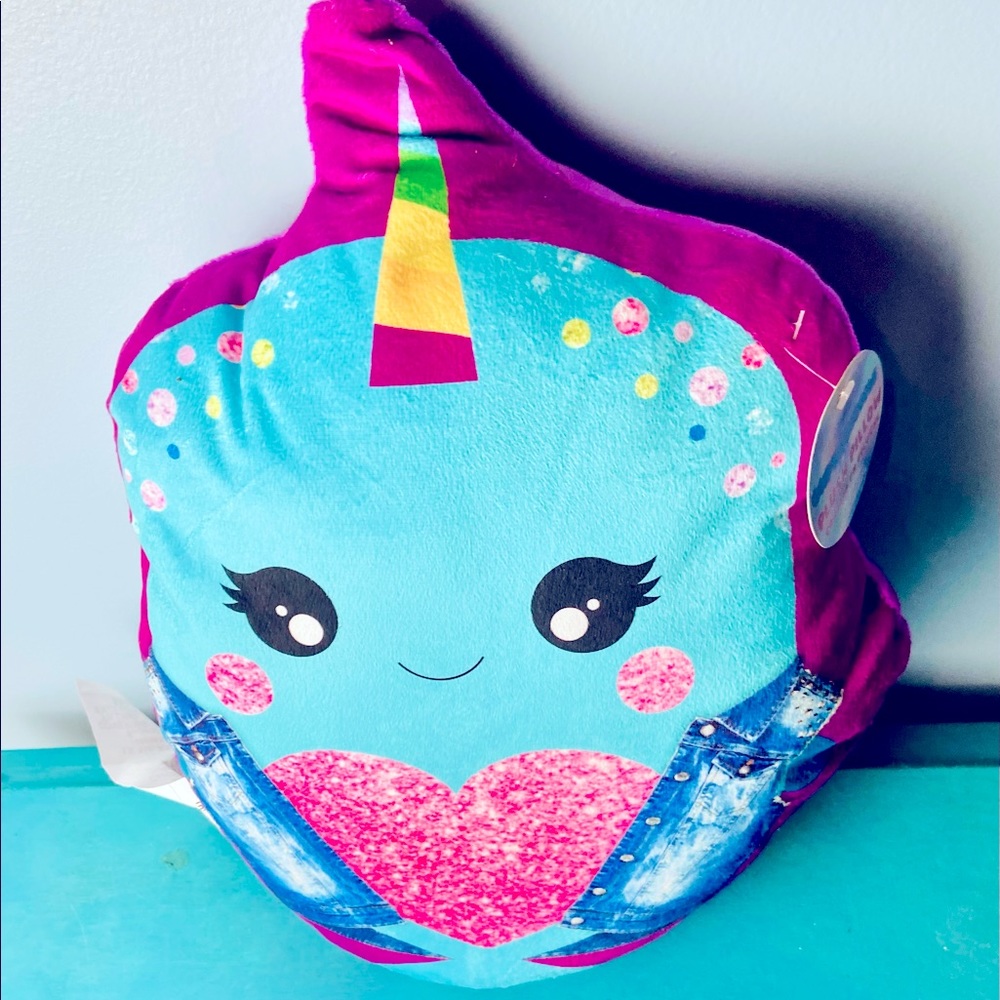 KIDS THROW PILLOW .